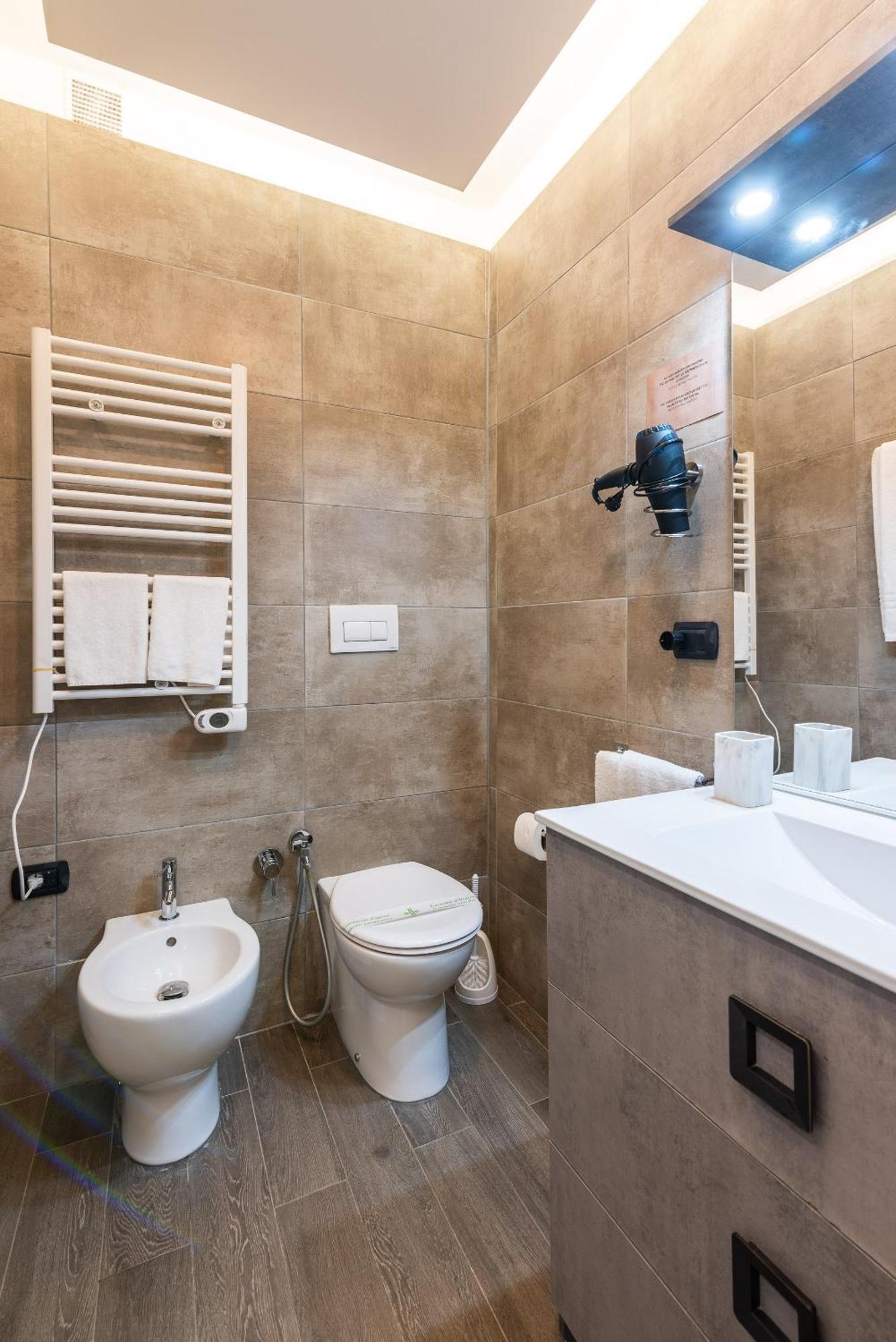 Double L Luxury Suite Милан Экстерьер фото