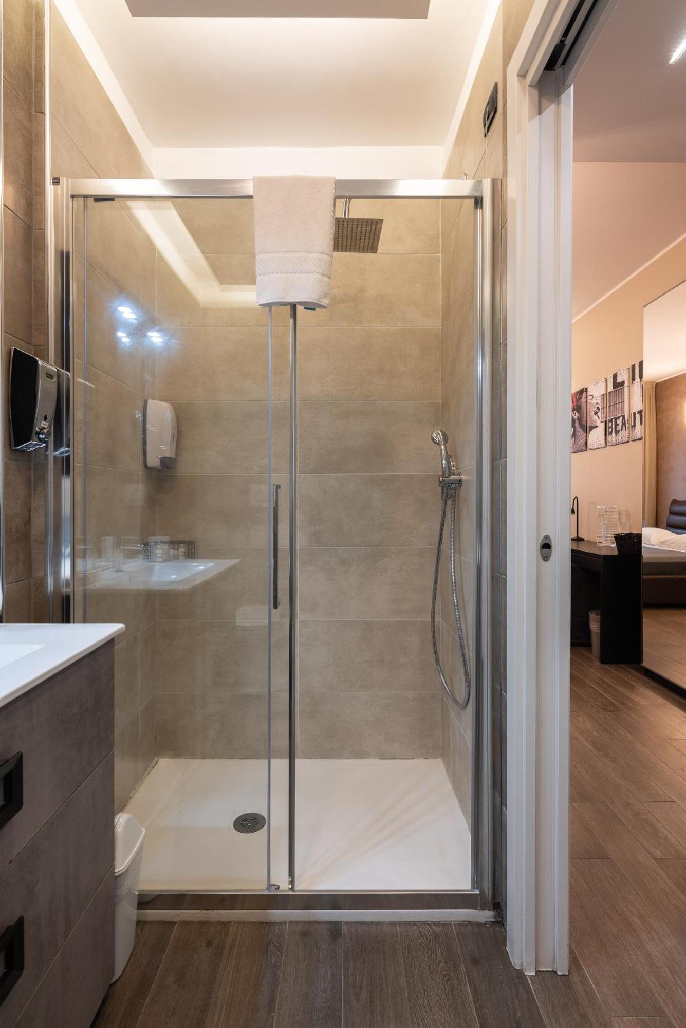 Double L Luxury Suite Милан Экстерьер фото