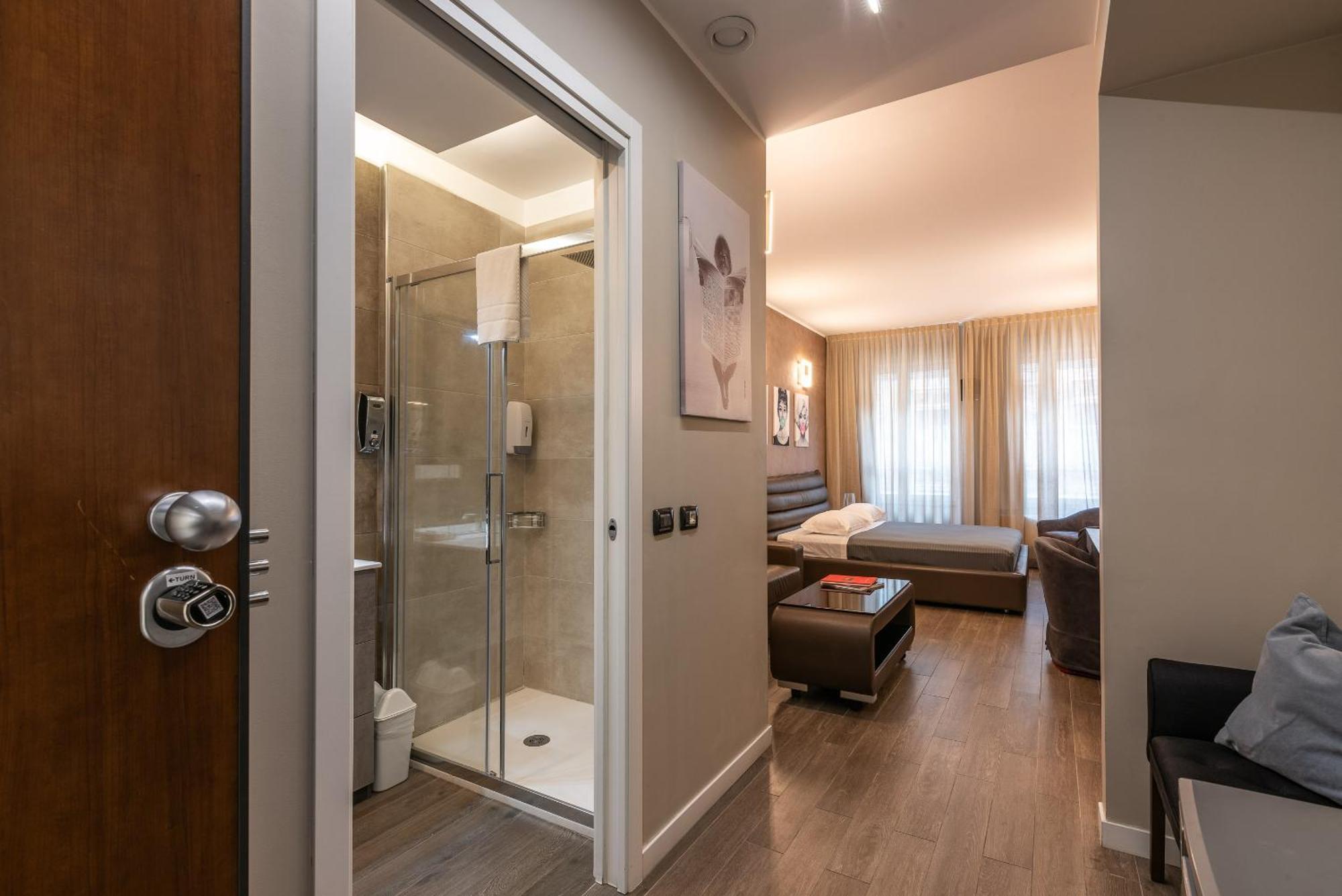 Double L Luxury Suite Милан Экстерьер фото